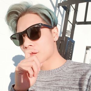 Meet your Posher, Lâm